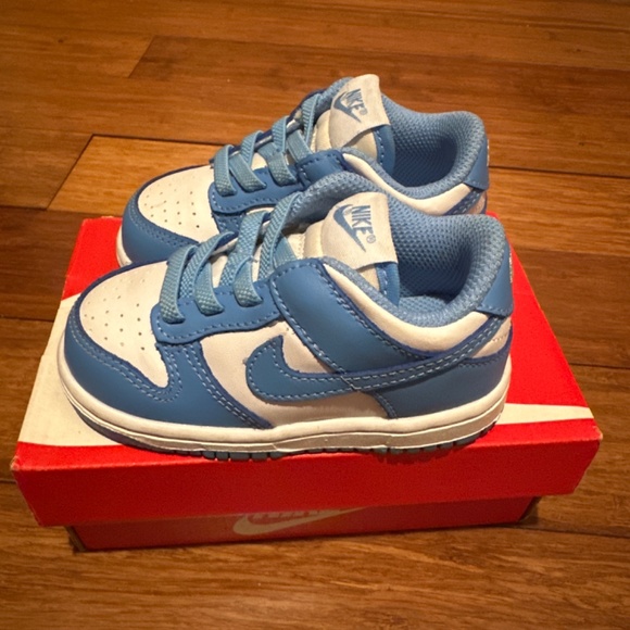 Dunks - Picture 2 of 3